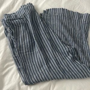 Red Carter capri pants